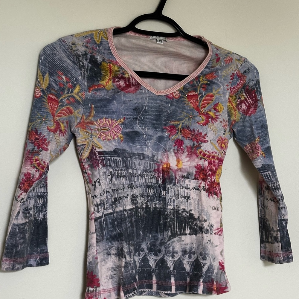 Lapis Pink and Red Fitted Graphic Blouse